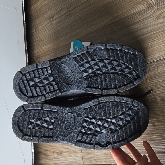 Totes Insulated Waterproof Winter Boots - Picture 5 of 10